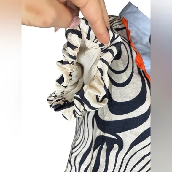 THML women’s geometric Juliet sleeves black cream v neck blue and orange trim - Picture 2 of 7